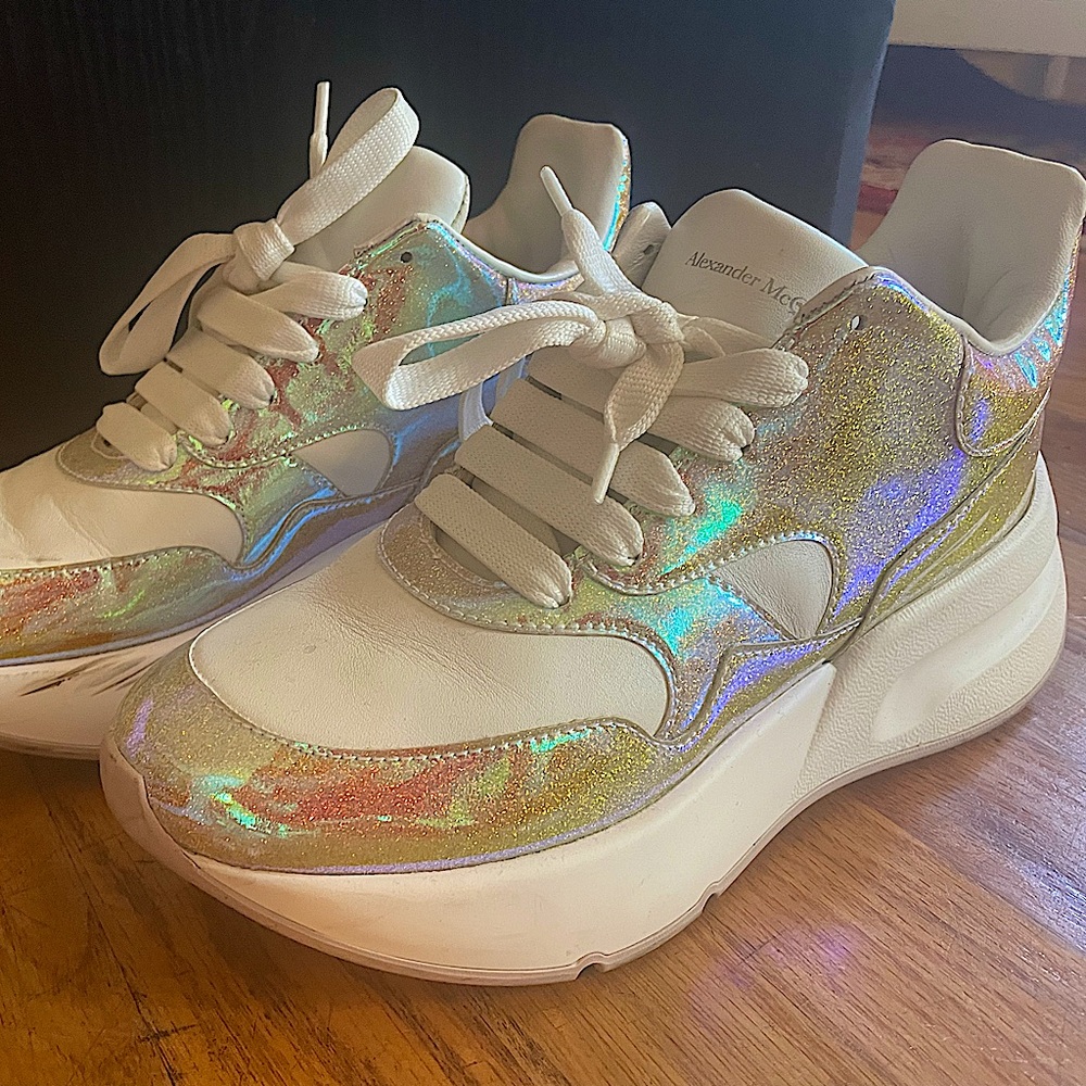 Brand: Alexander McQueen
Style: Women's Sneakers
Size: 6.5
Condition: like new